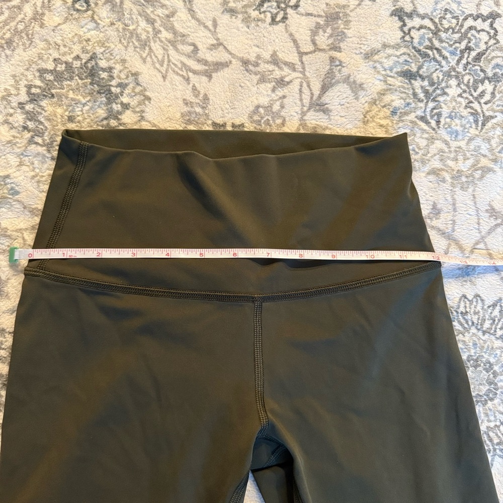 Lululemon Green 25” Leggings Size 2